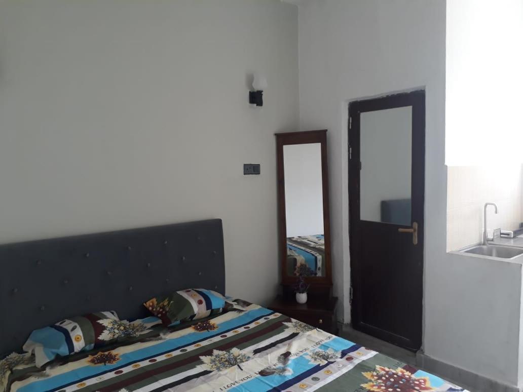 J.T.C. Hotel Kolombo Bagian luar foto