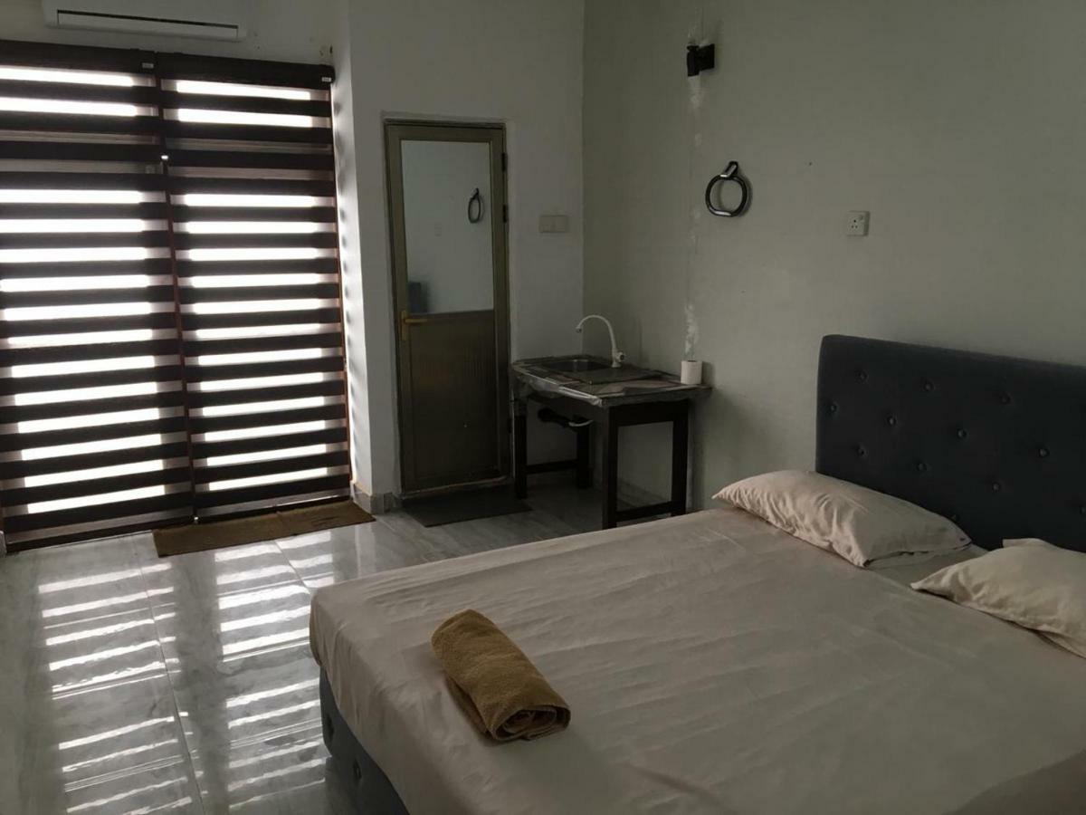 J.T.C. Hotel Kolombo Bagian luar foto